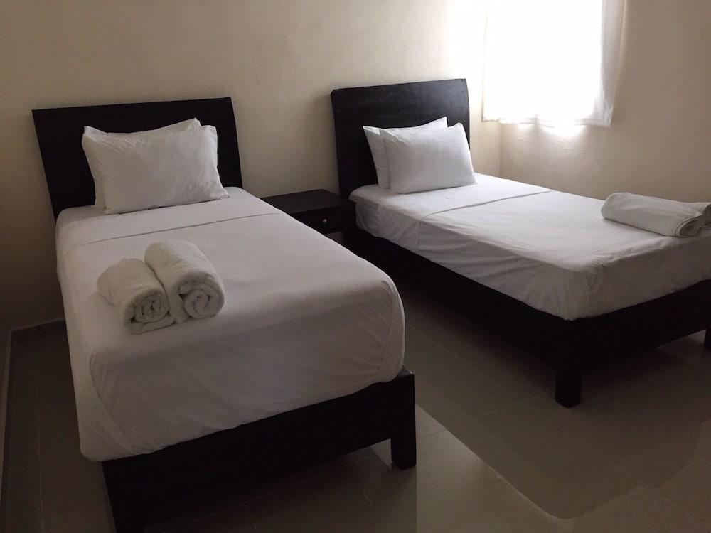 Whyz 4 You Private Rooms Puerto Morelos Extérieur photo